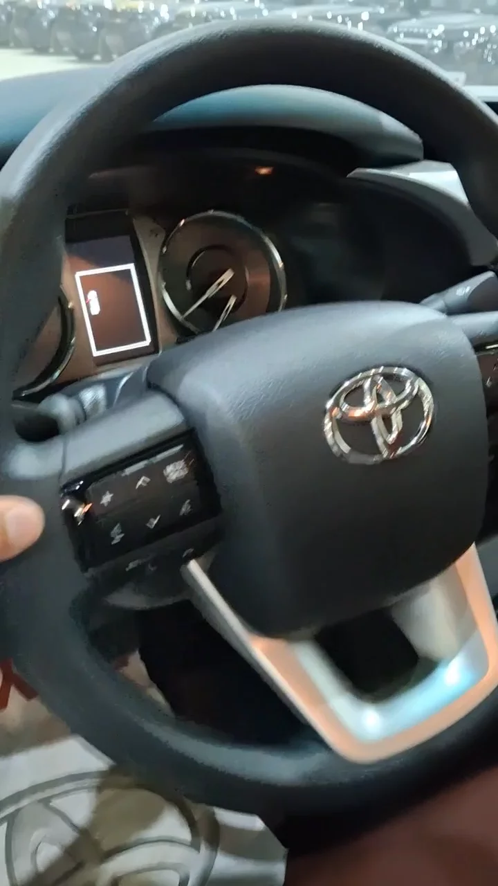 Car video thumbnail 1 of 10