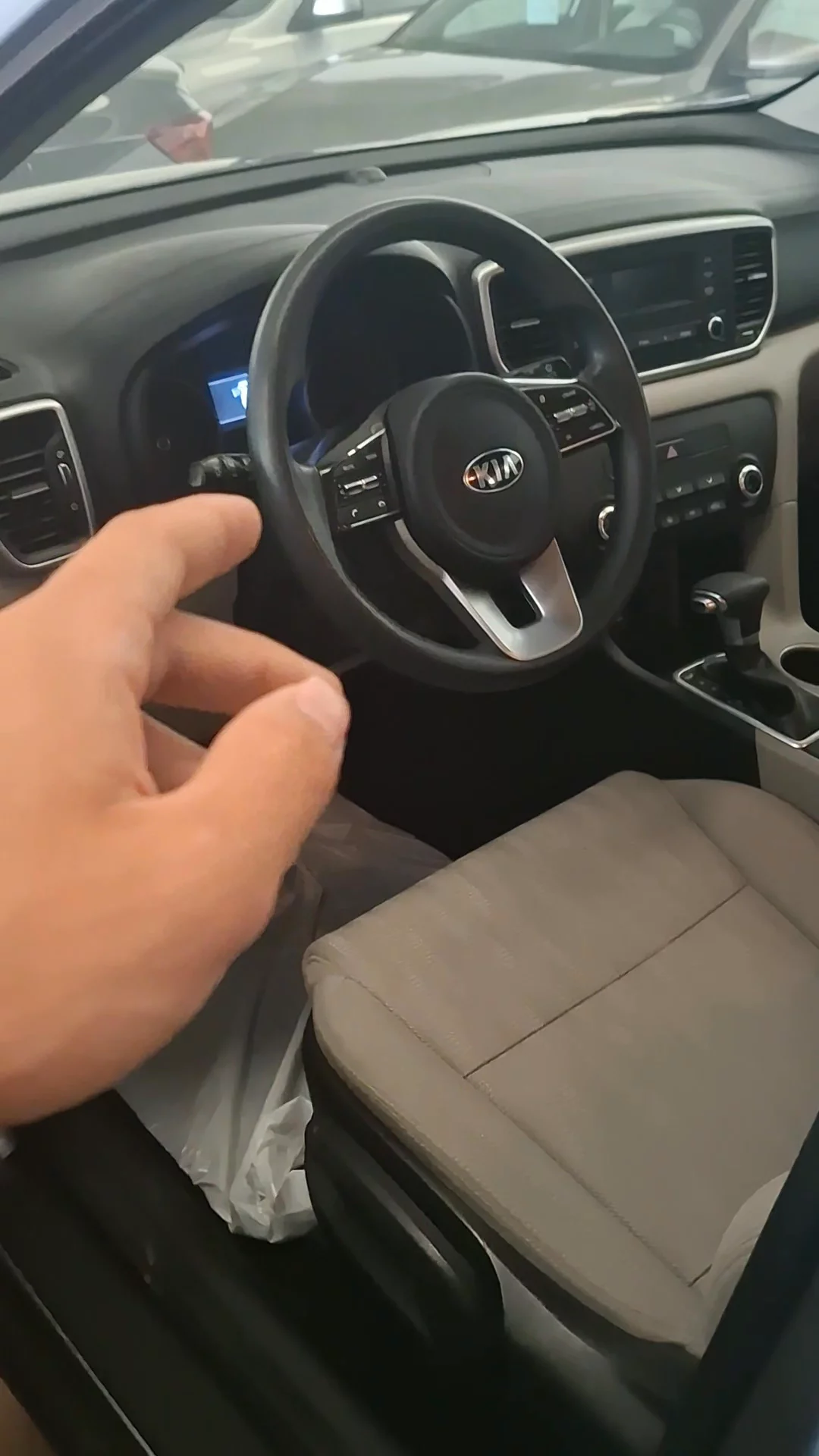 Car video thumbnail 1 of 7