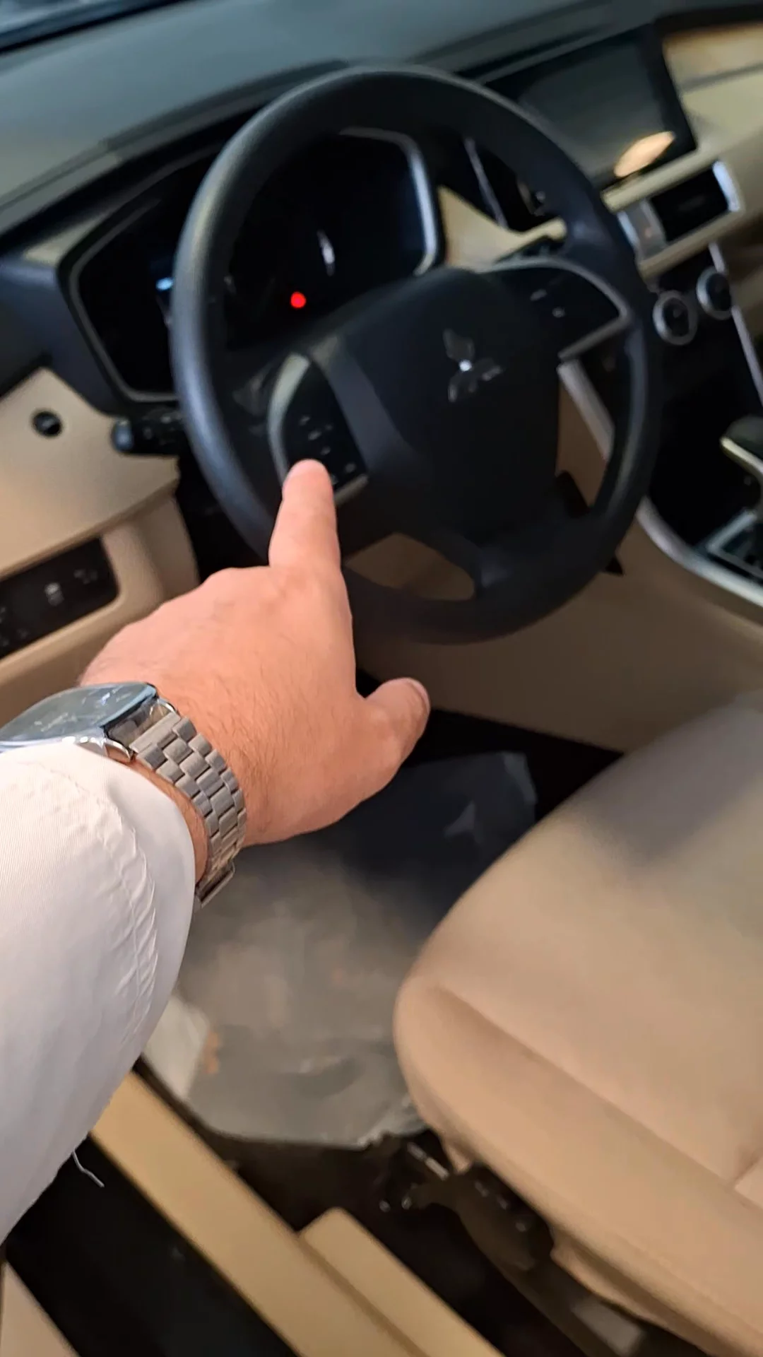 ميتسوبيشي إكسباندر STD 2024