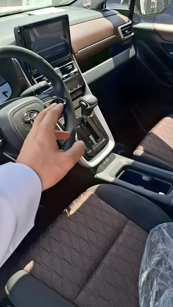 Car video thumbnail 1 of 10