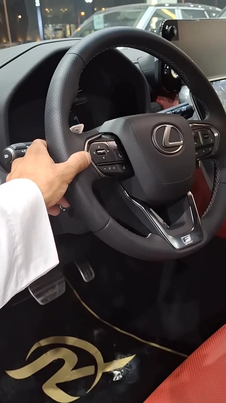 Car video thumbnail 1 of 10