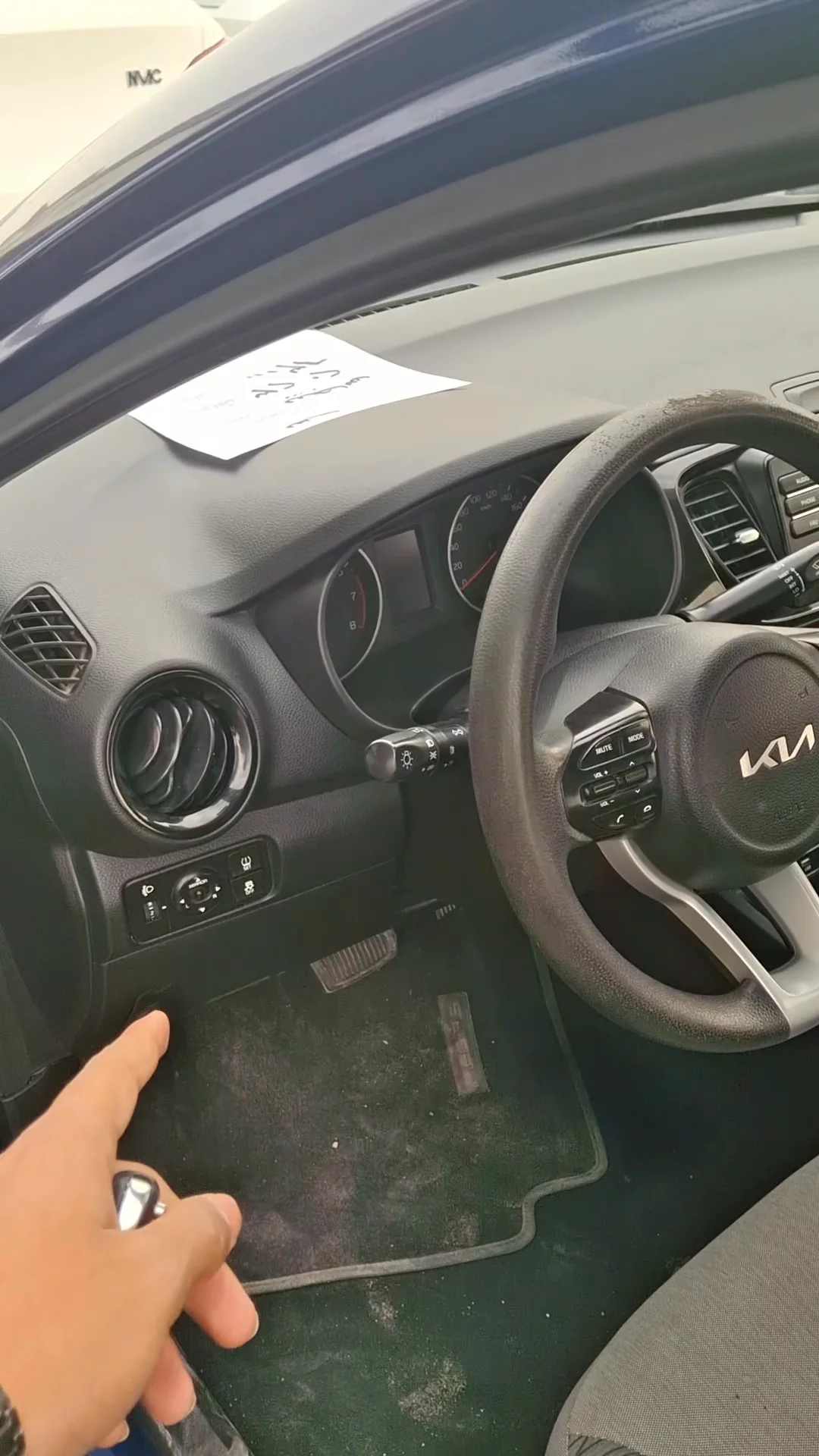 Car video thumbnail 1 of 7