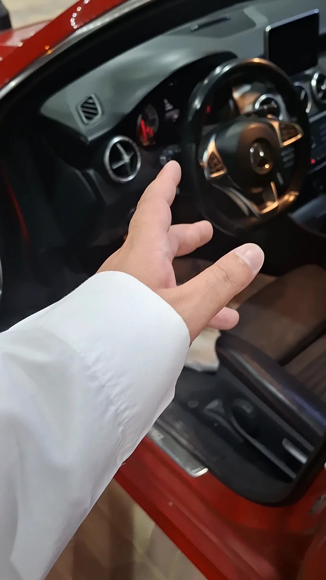 Car video thumbnail 1 of 9