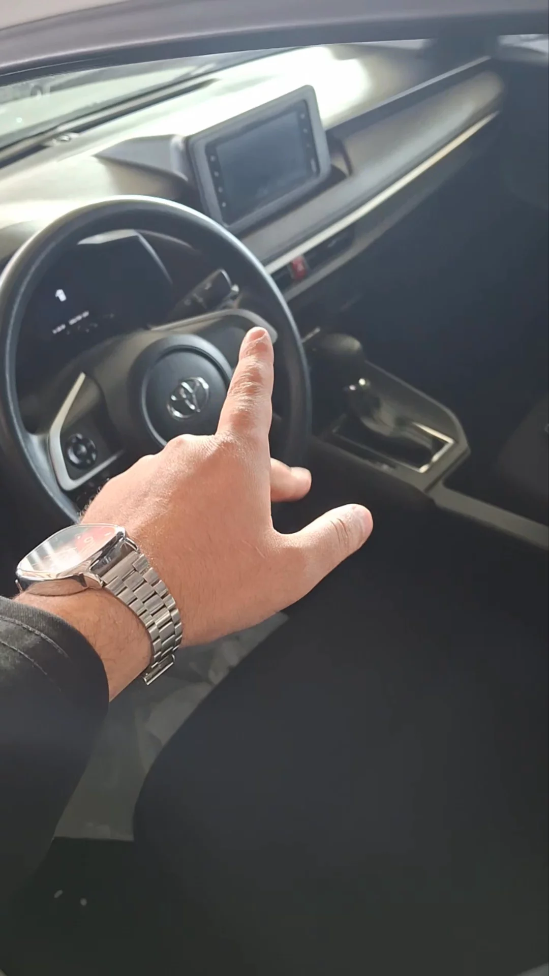 Car video thumbnail 1 of 9