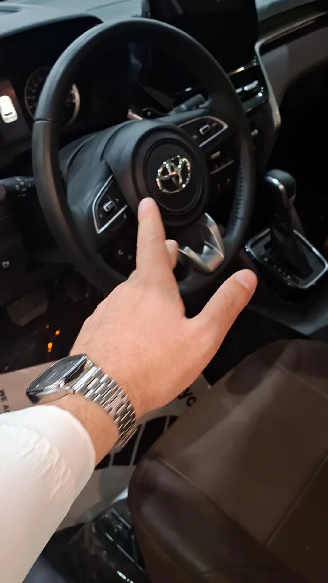 Car video thumbnail 1 of 9