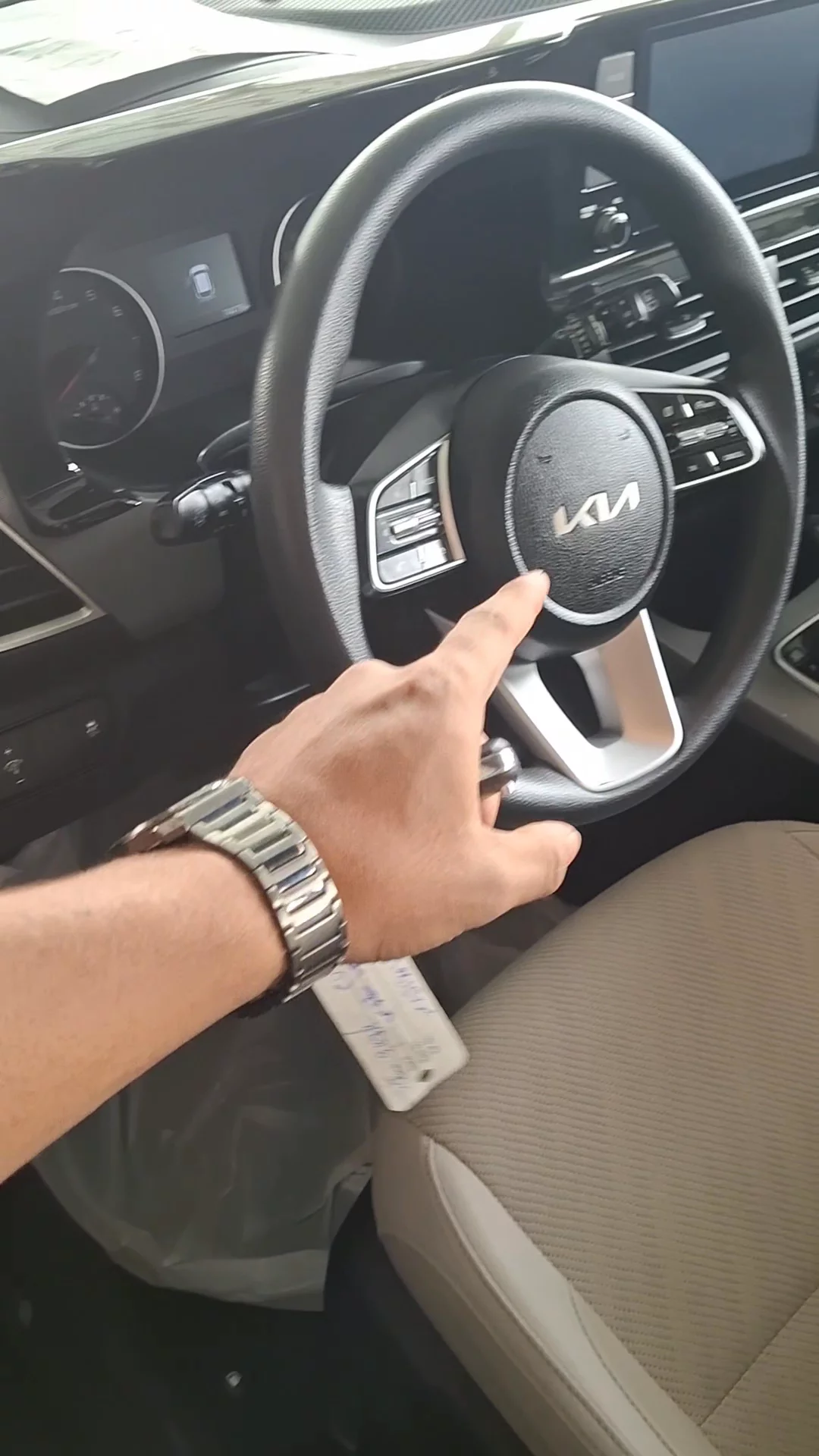 Car video thumbnail 1 of 8