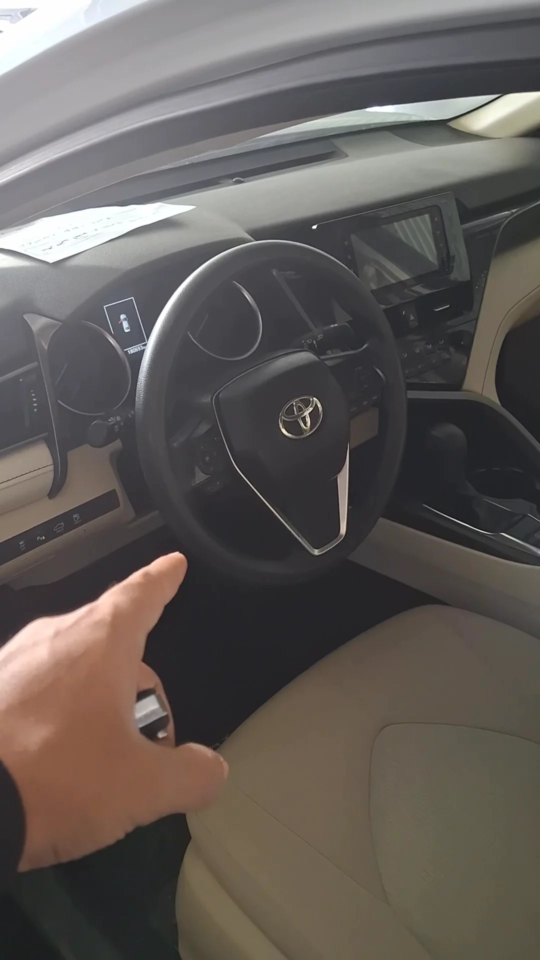 Car video thumbnail 1 of 7