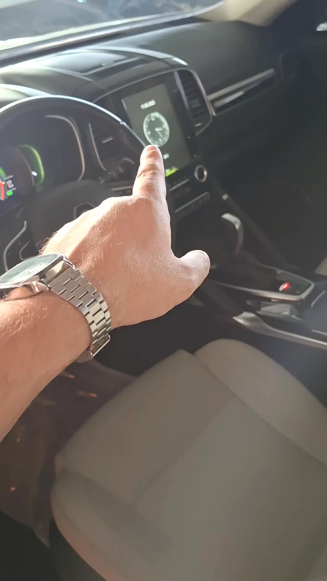 Car video thumbnail 1 of 9