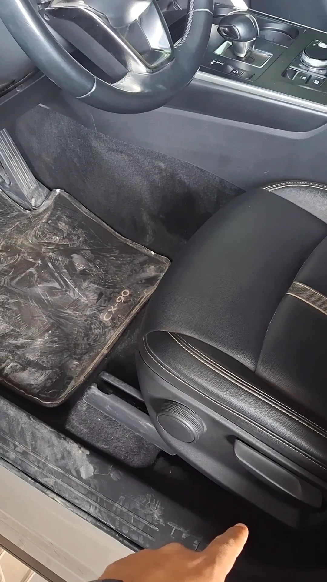 Car video thumbnail 1 of 8