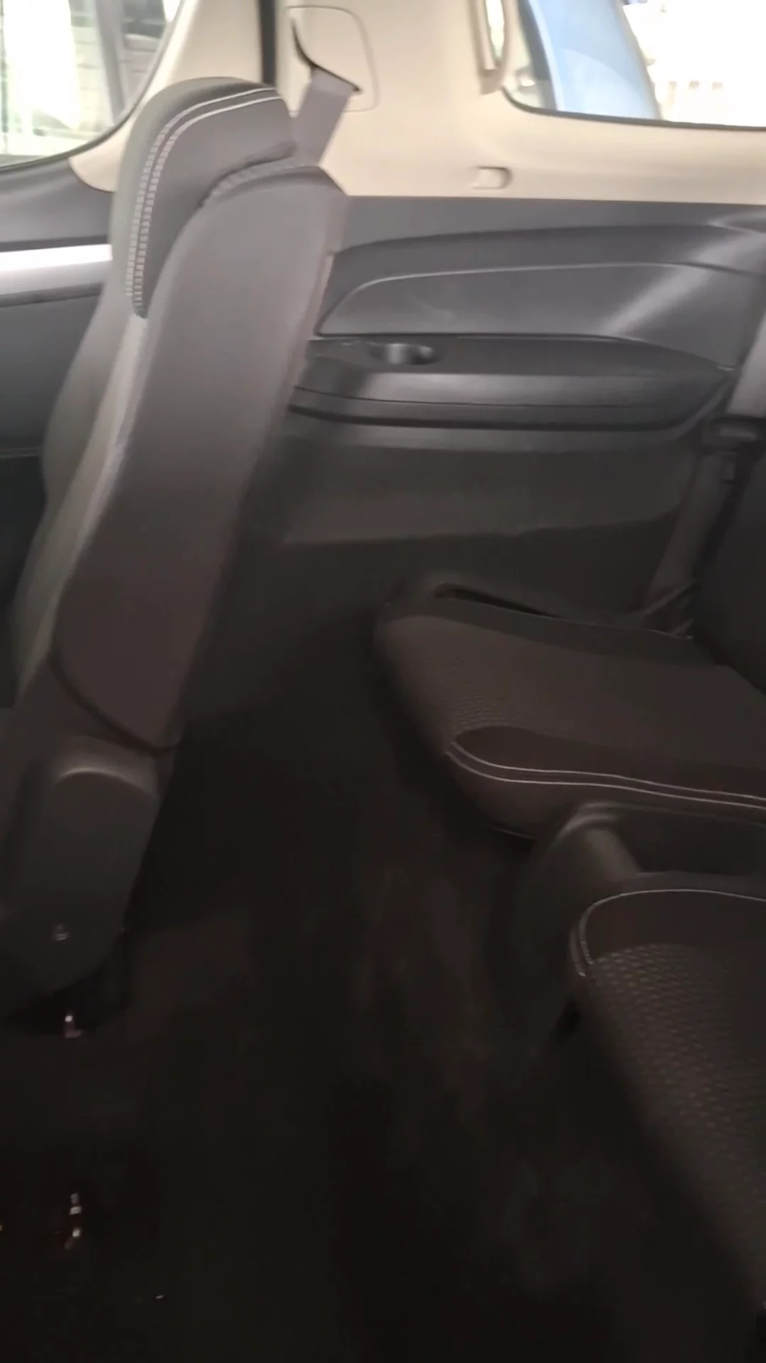 Car video thumbnail 1 of 7