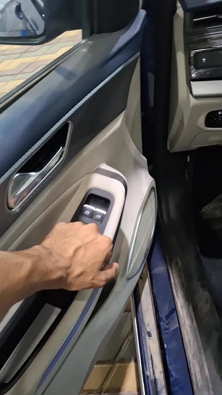 Car video thumbnail 1 of 10