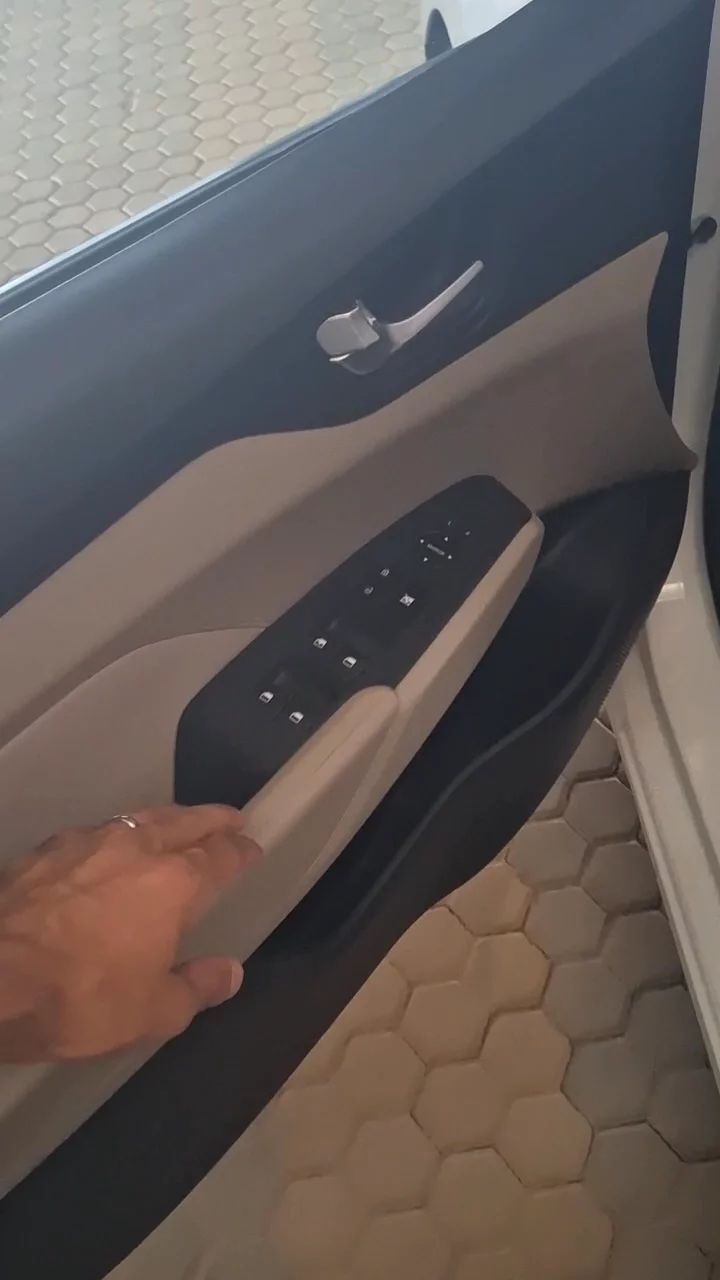 Car video thumbnail 1 of 11