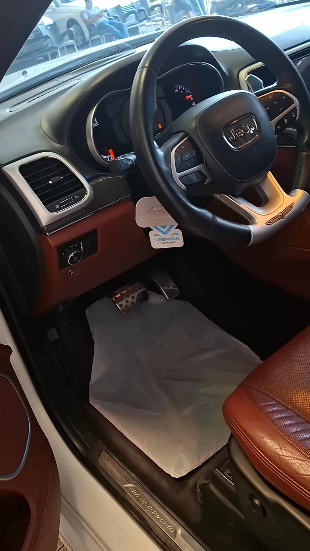 Car video thumbnail 1 of 9