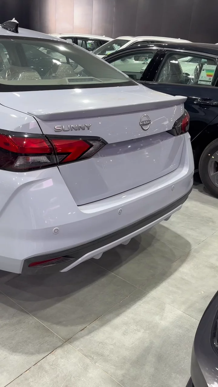 Car video thumbnail 1 of 9