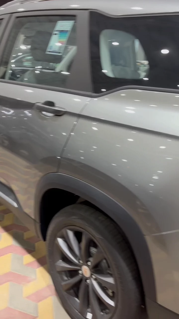 Car video thumbnail 1 of 9