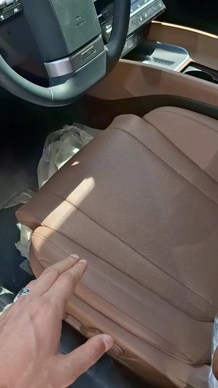 Car video thumbnail 1 of 10