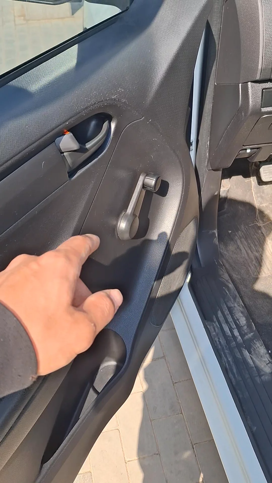 Car video thumbnail 1 of 7