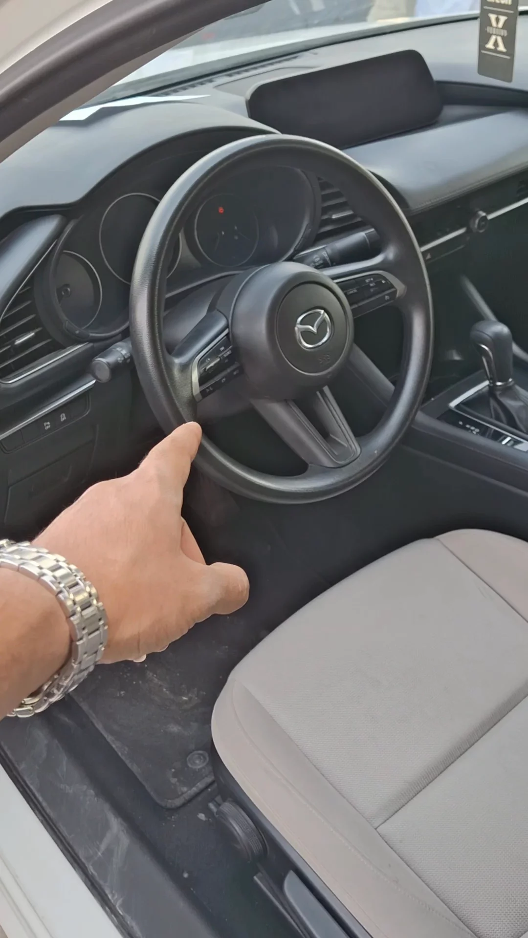 Car video thumbnail 1 of 7