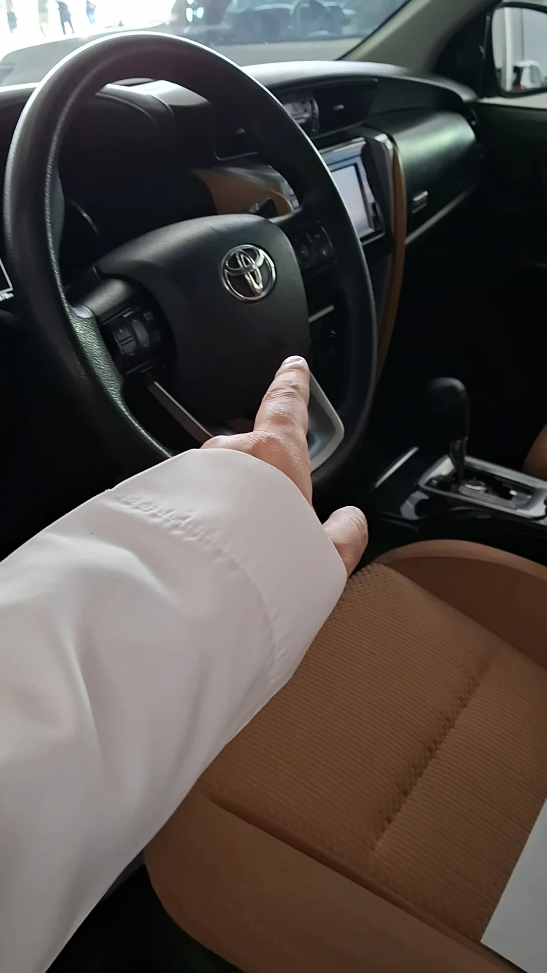 Car video thumbnail 1 of 11