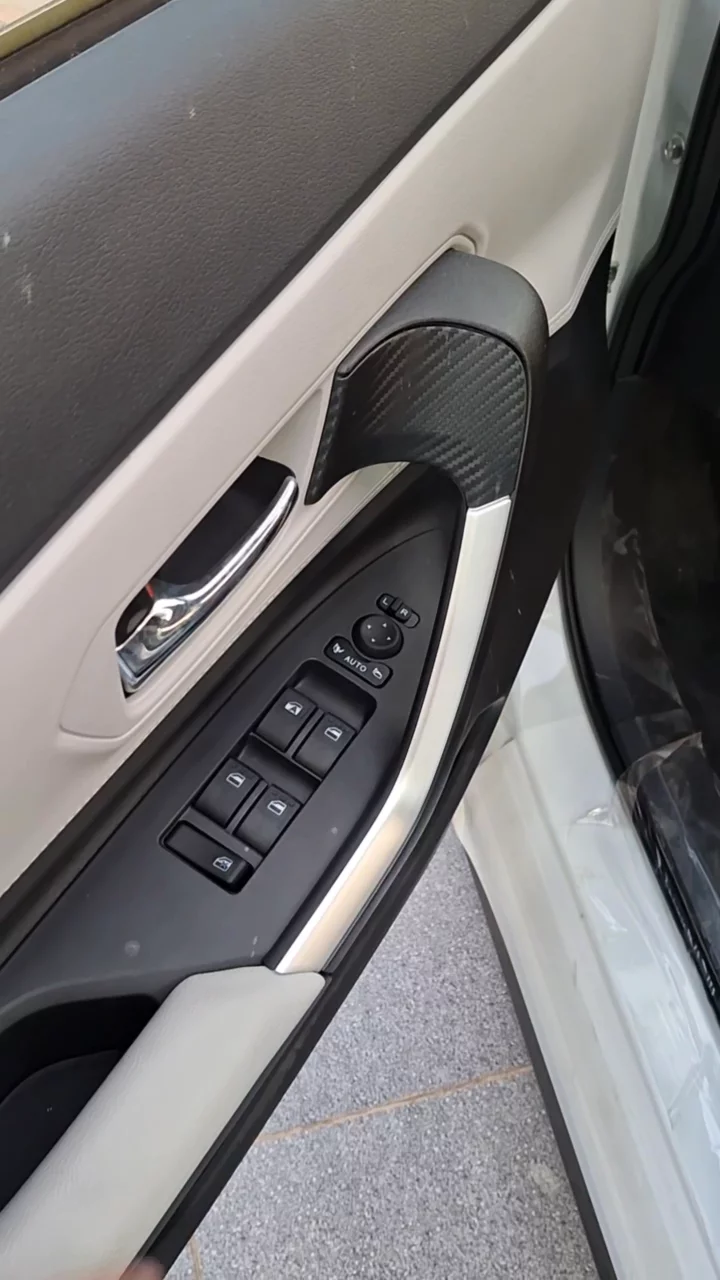 تويوتا فيلوز GLX 2025