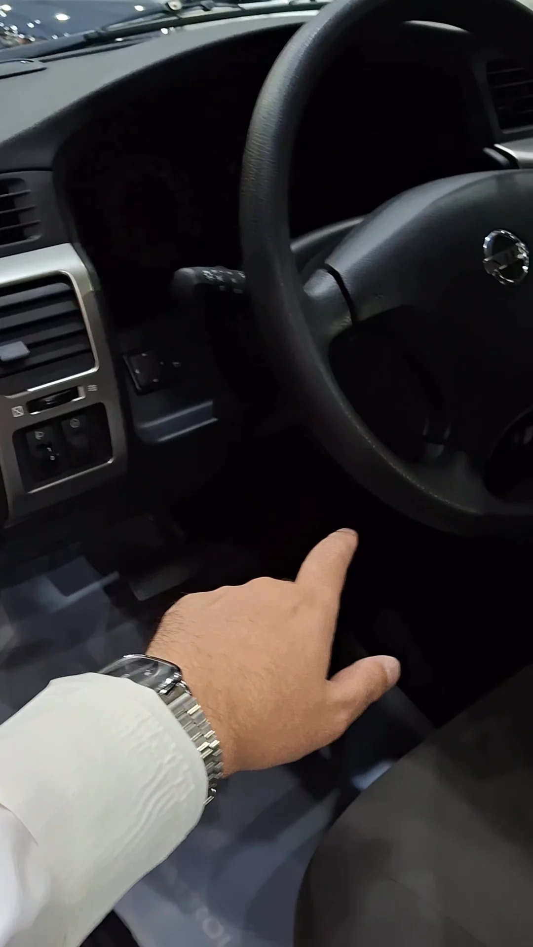 Car video thumbnail 1 of 9