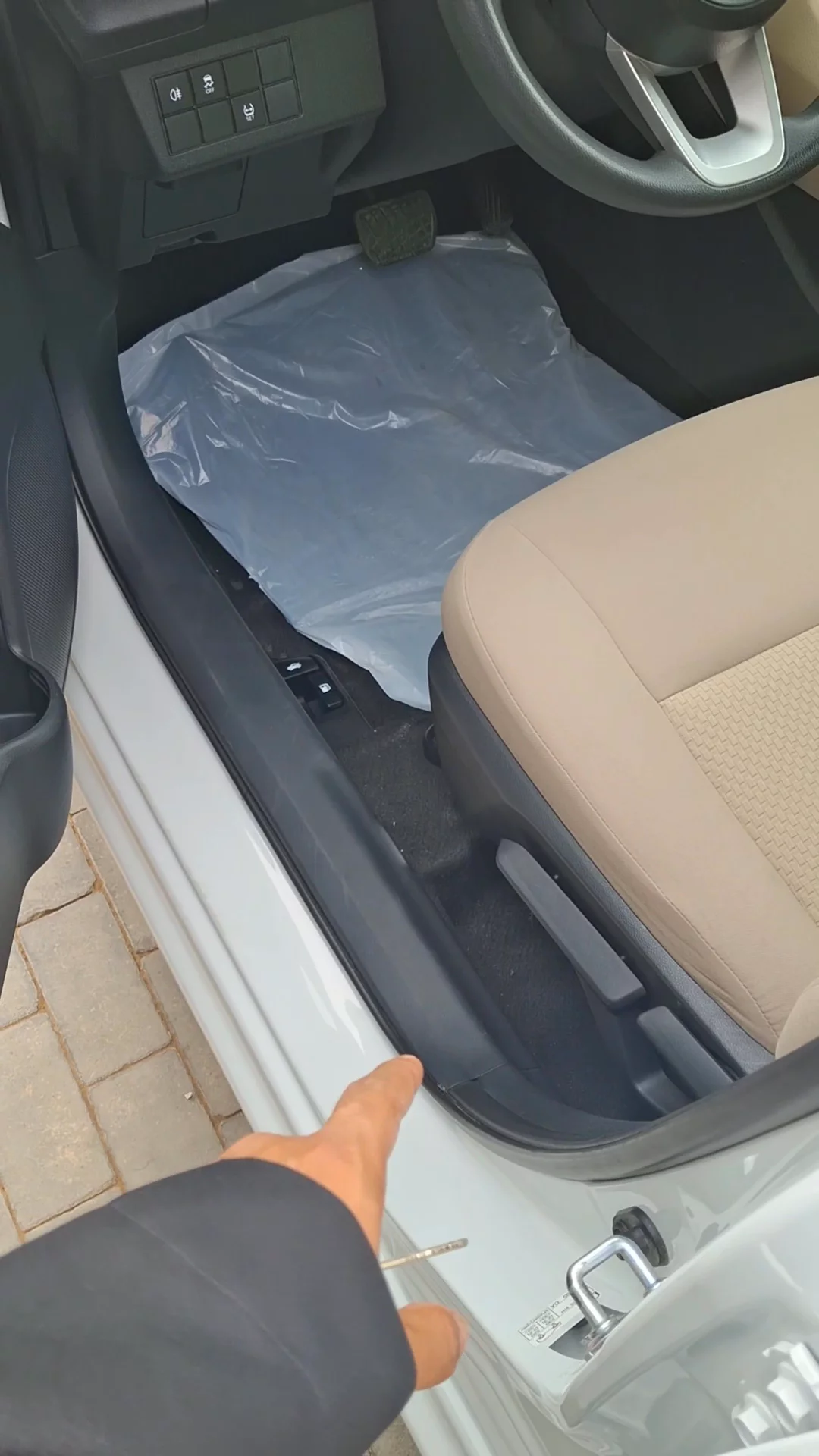 Car video thumbnail 1 of 7