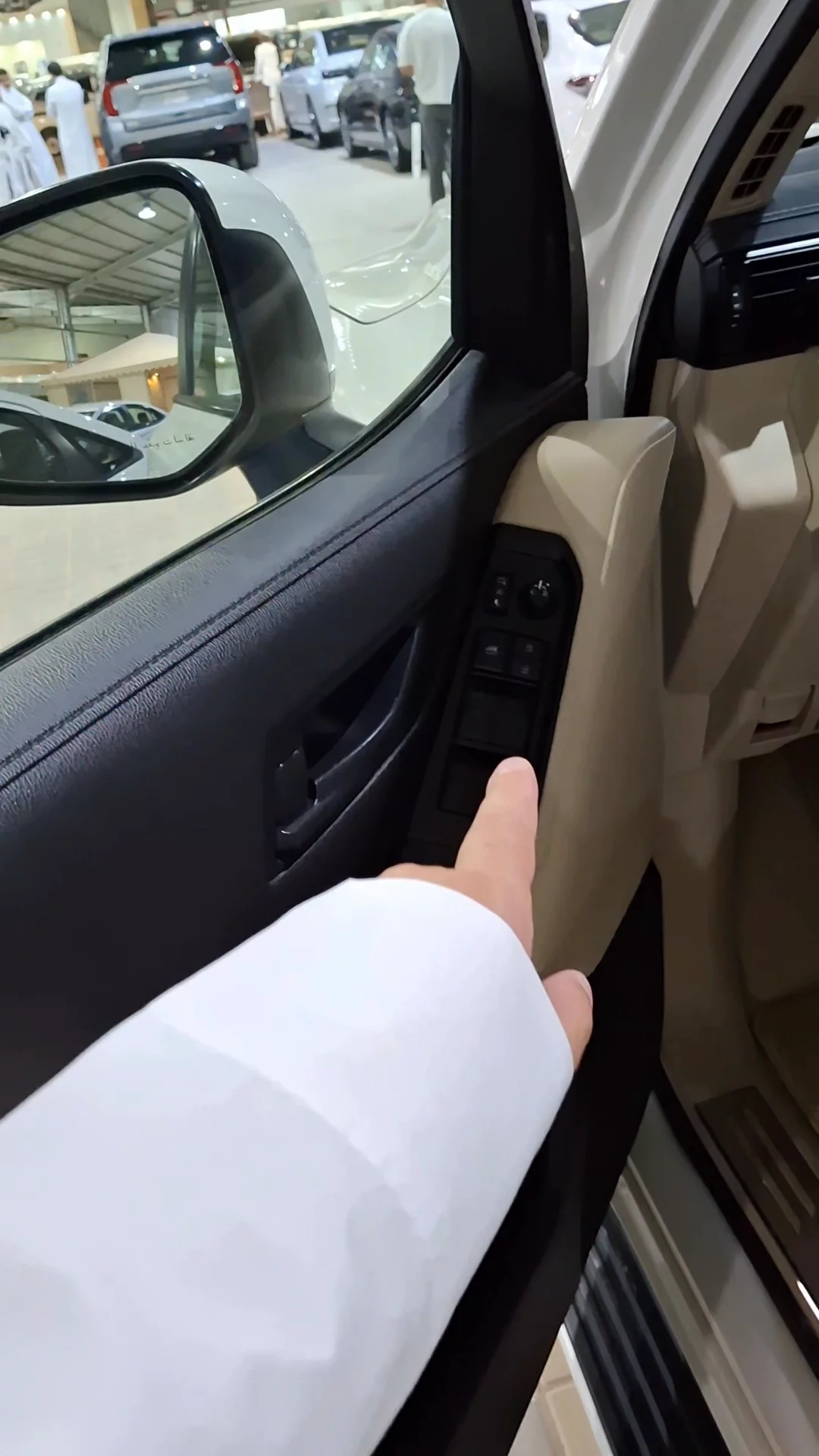 Car video thumbnail 1 of 10