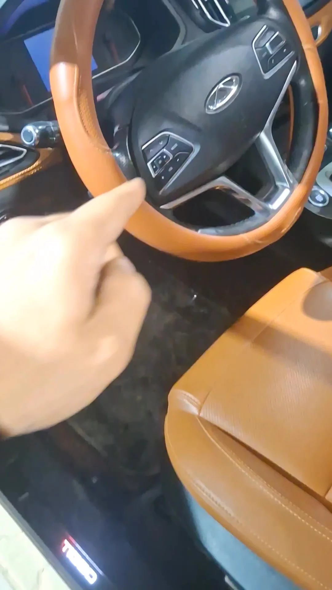 Car video thumbnail 1 of 6