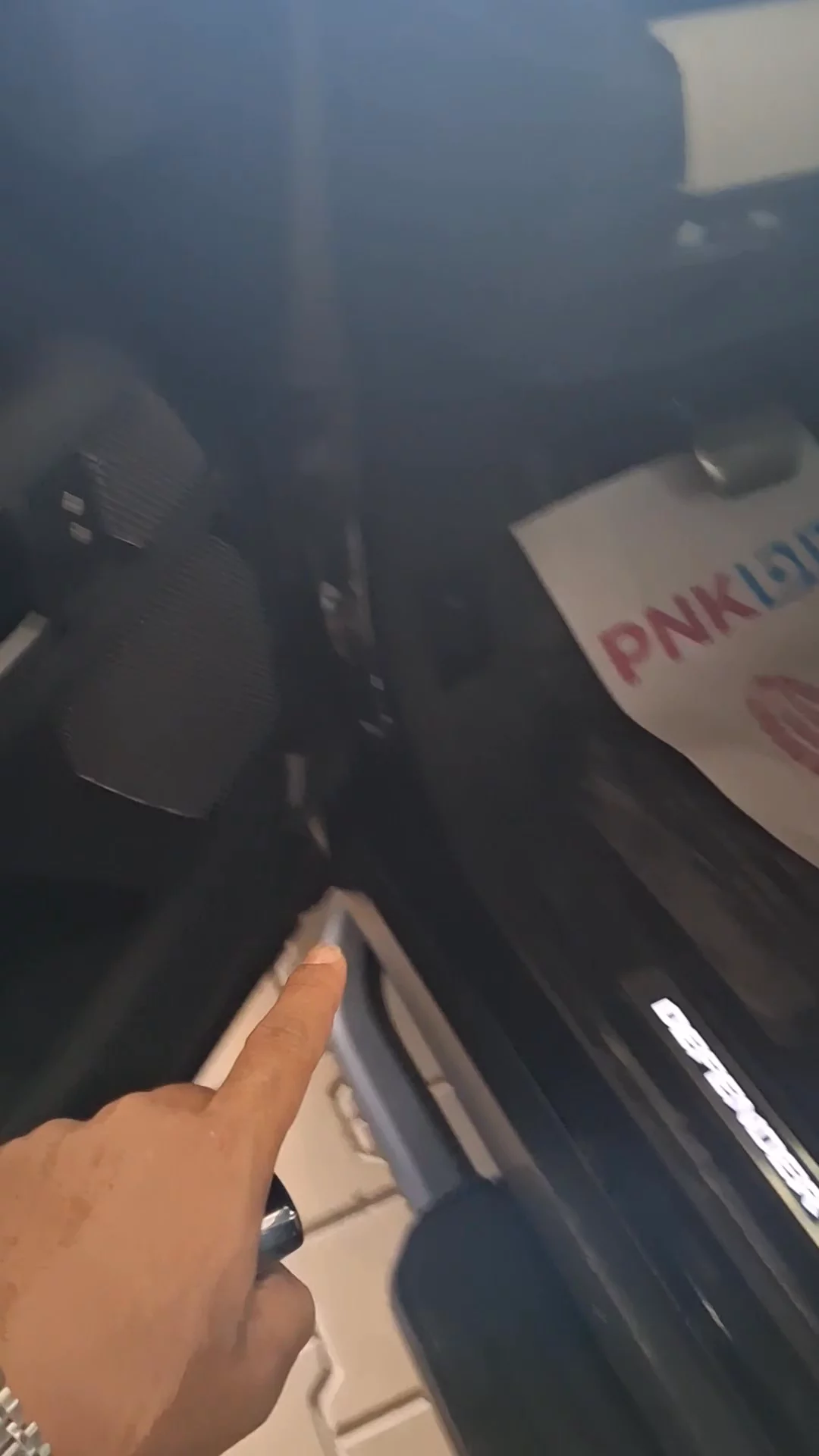 Car video thumbnail 1 of 9