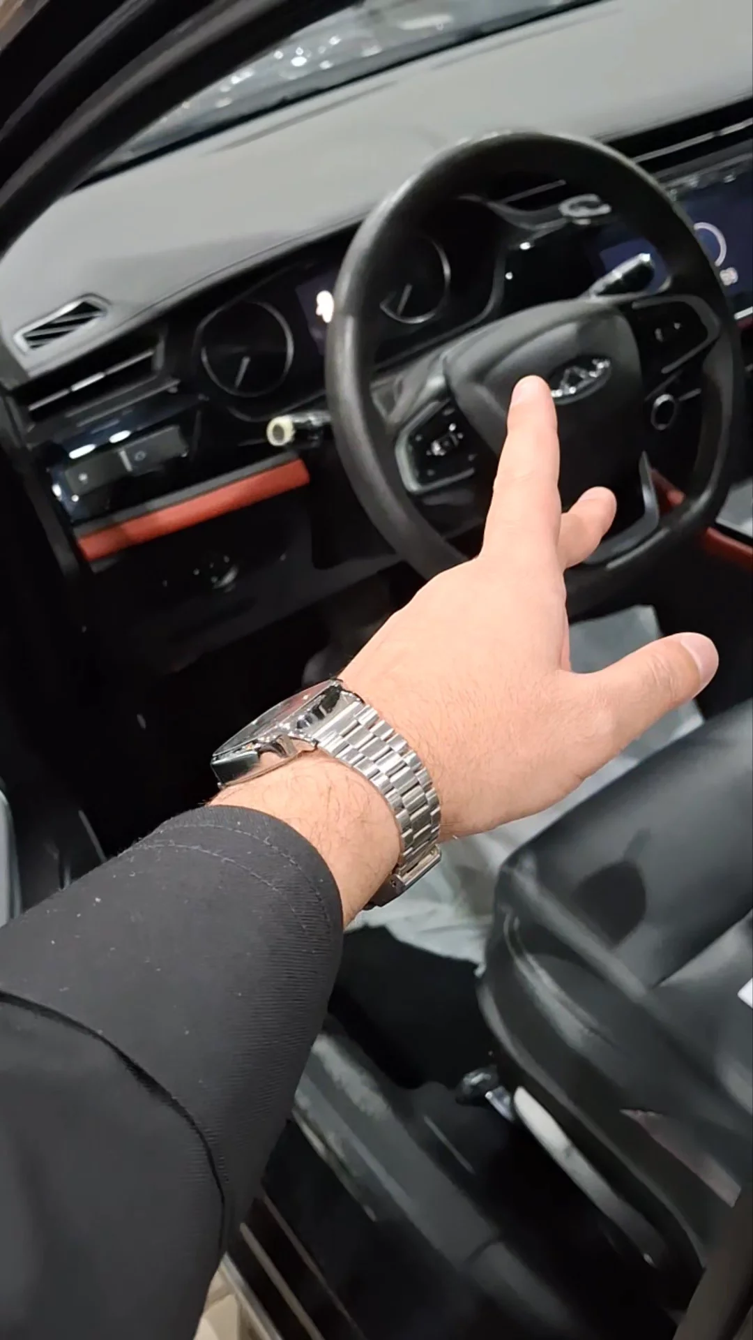 Car video thumbnail 1 of 10