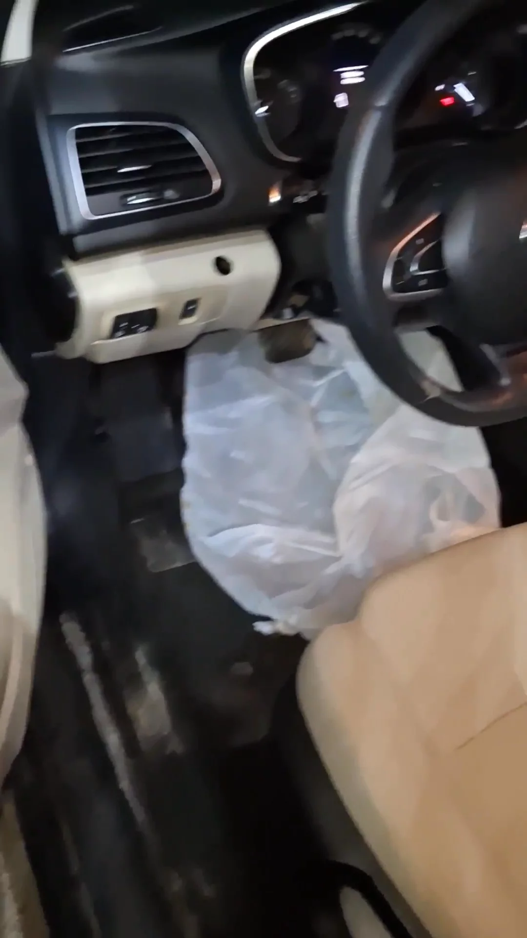 Car video thumbnail 1 of 9