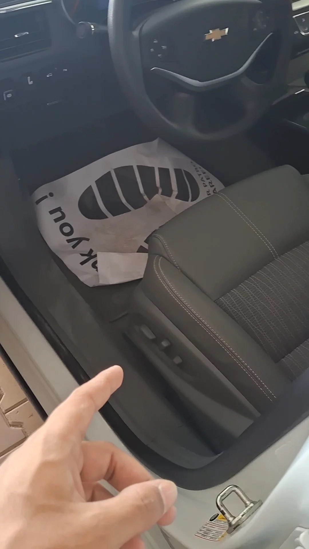 Car video thumbnail 1 of 7