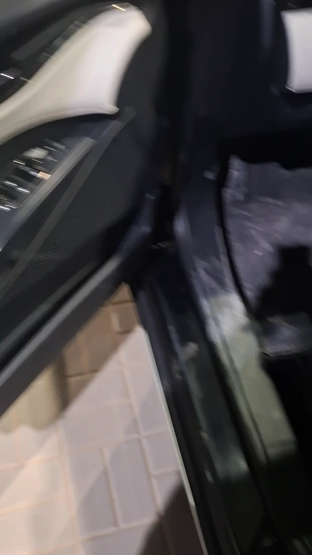 Car video thumbnail 1 of 7