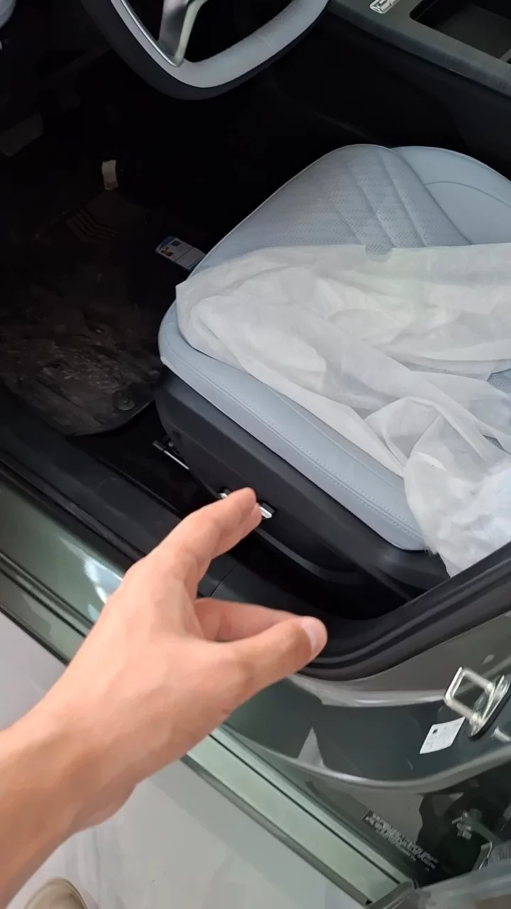 Car video thumbnail 1 of 10