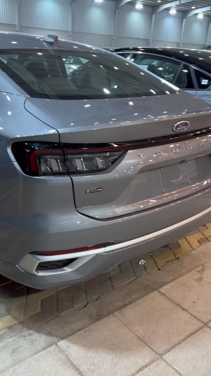 Ford Taurus امبيانتي 2026