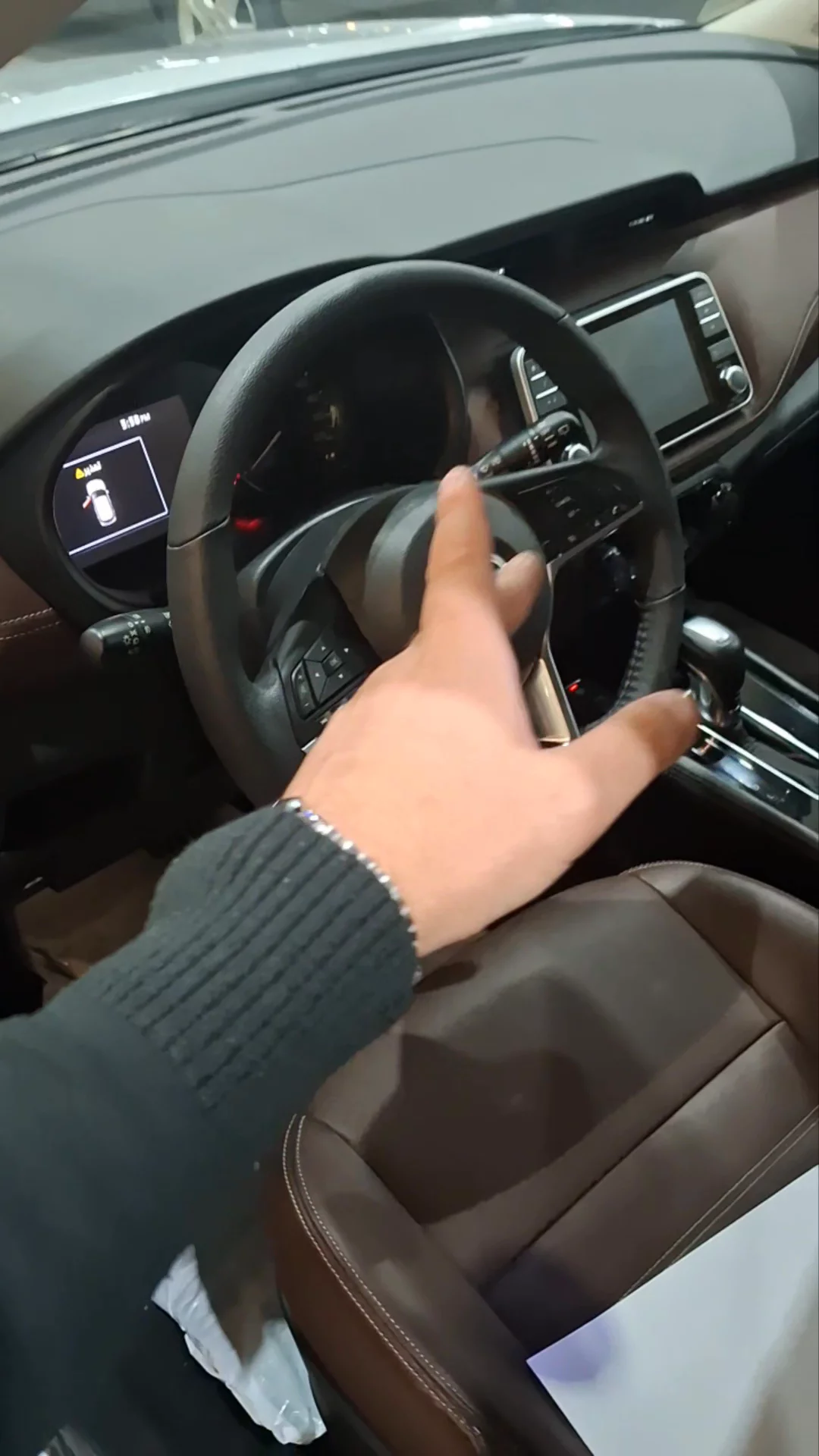 Car video thumbnail 1 of 10