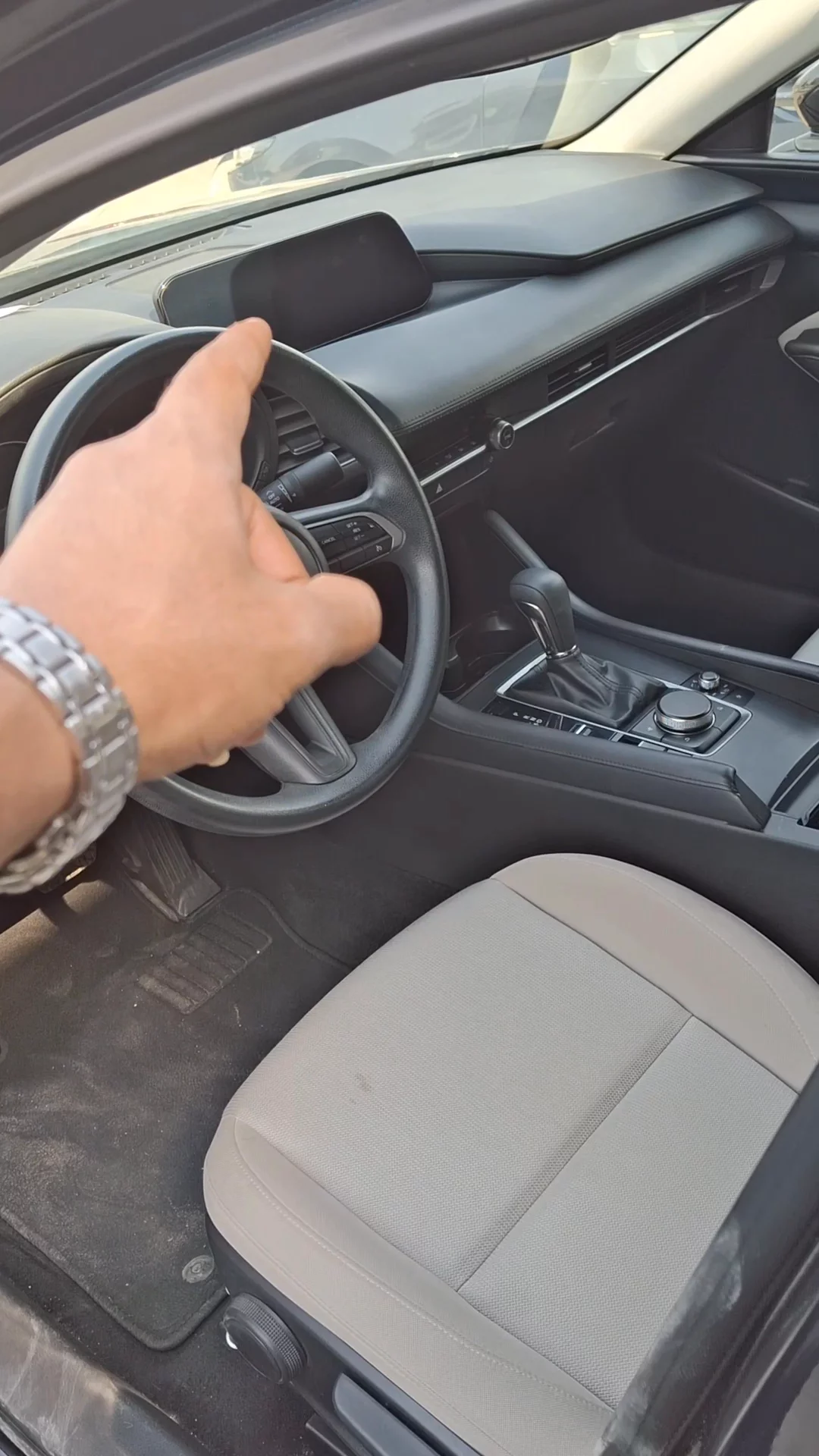 Car video thumbnail 1 of 7