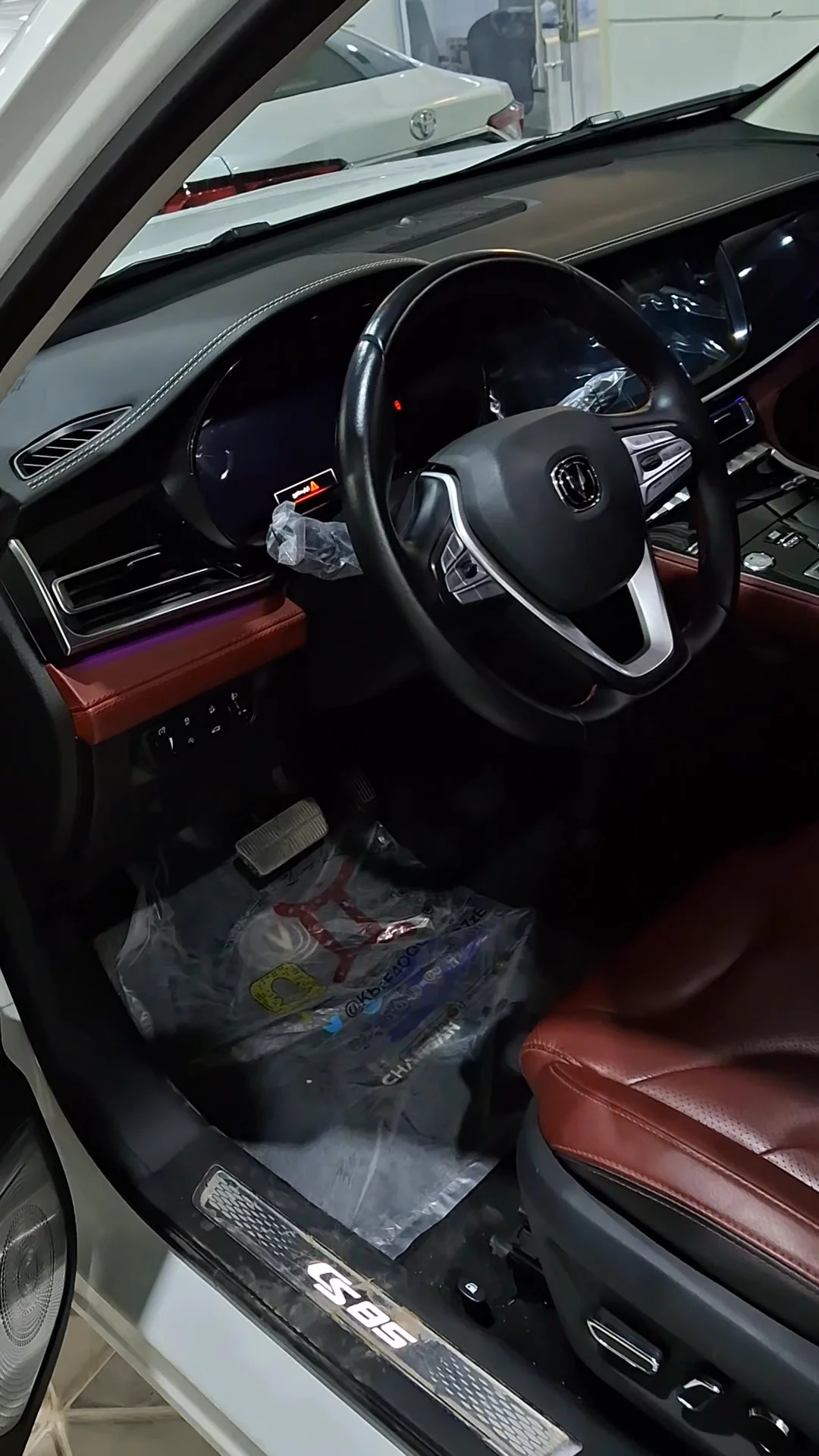 Car video thumbnail 1 of 8