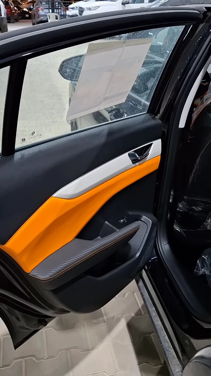 Dongfeng SHIN E1 2025