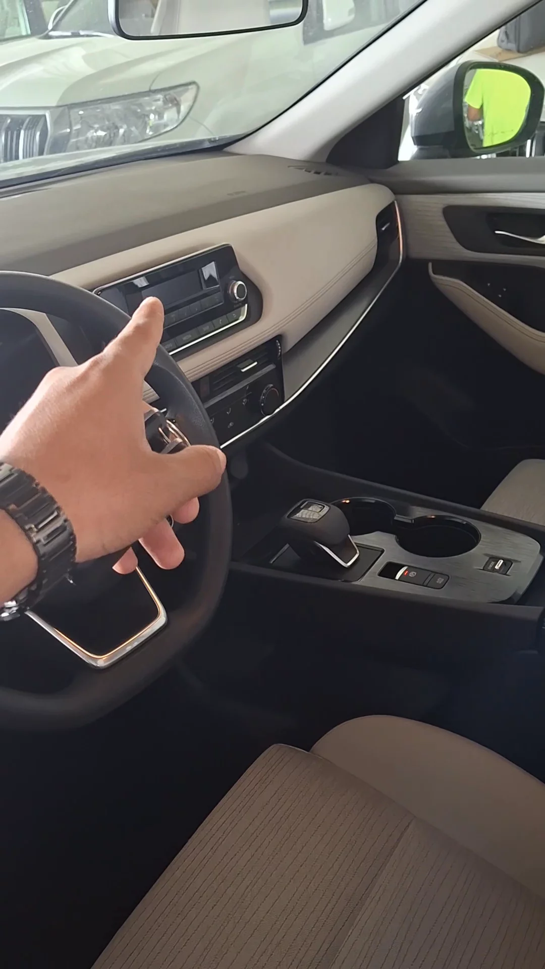 Car video thumbnail 1 of 8