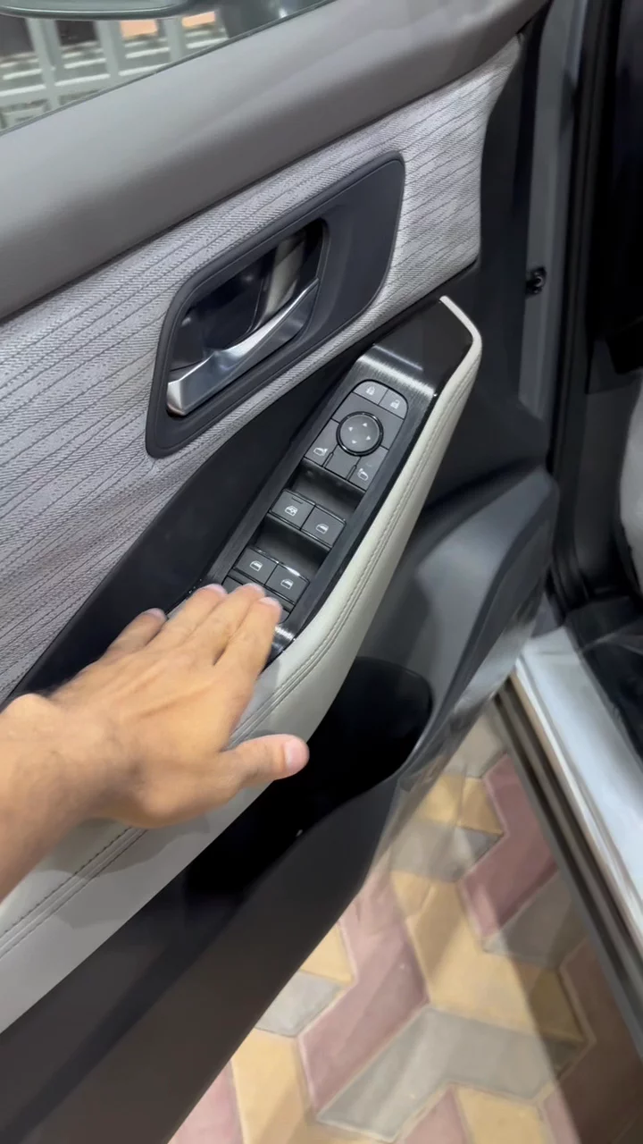 Nissan X-Trail SV plus 2025