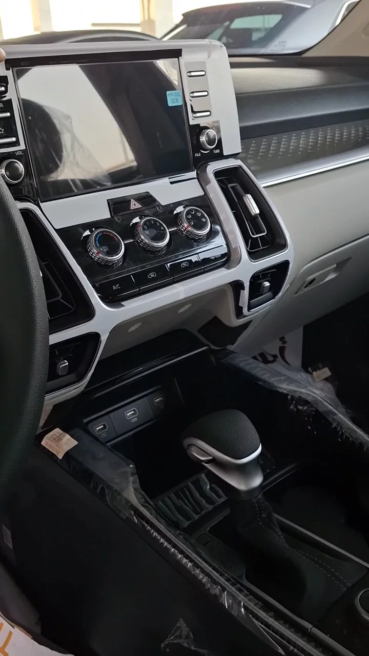 Car video thumbnail 1 of 10