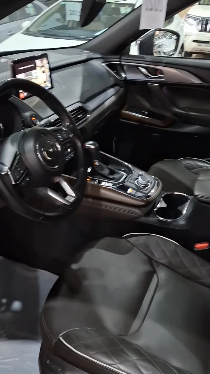 Car video thumbnail 1 of 9