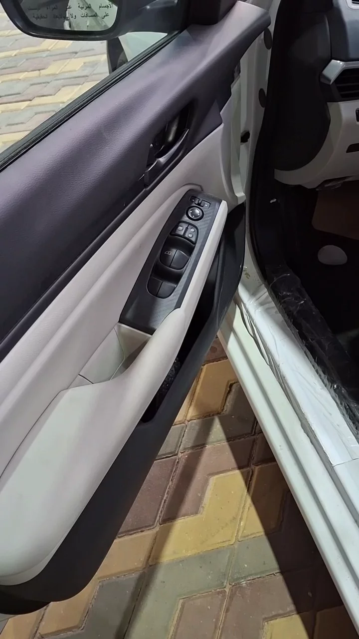 Car video thumbnail 1 of 10