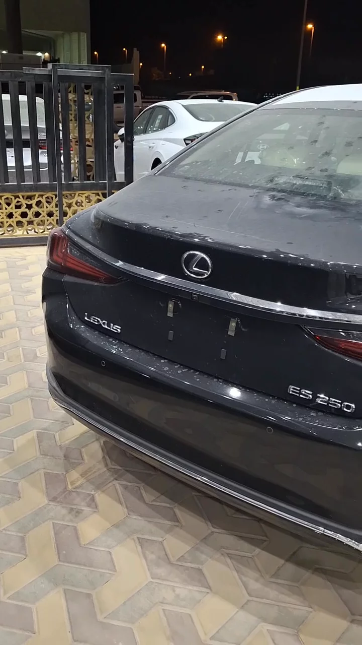 Car video thumbnail 1 of 10