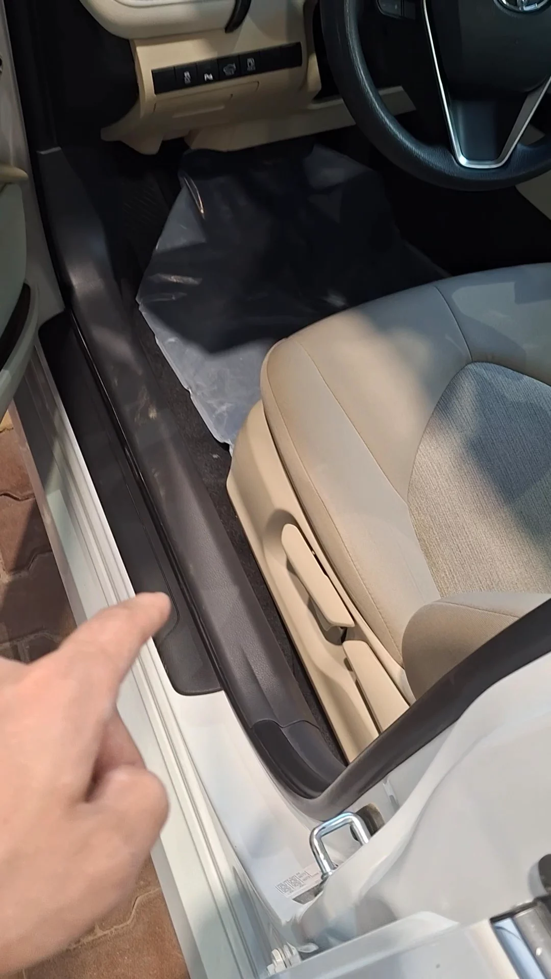 Car video thumbnail 1 of 7