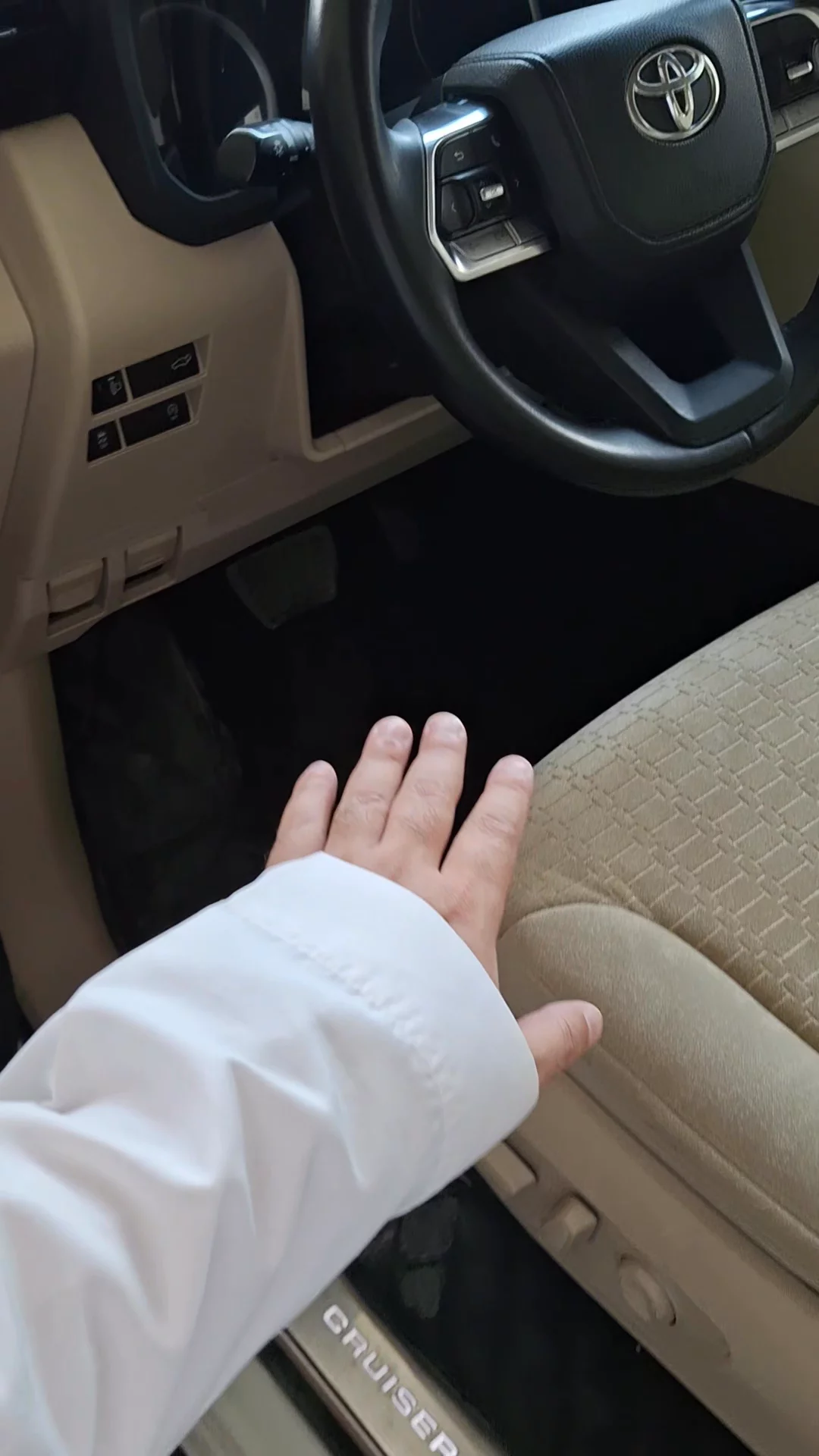 Car video thumbnail 1 of 10