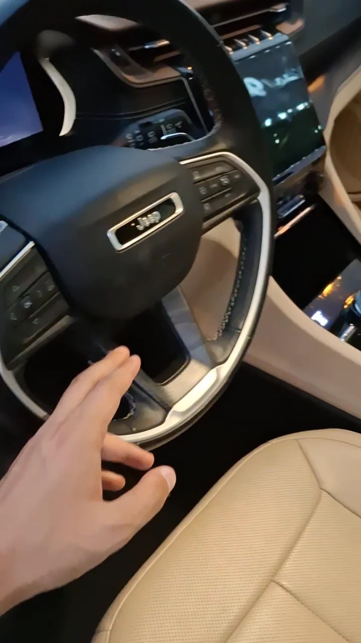 Car video thumbnail 1 of 9