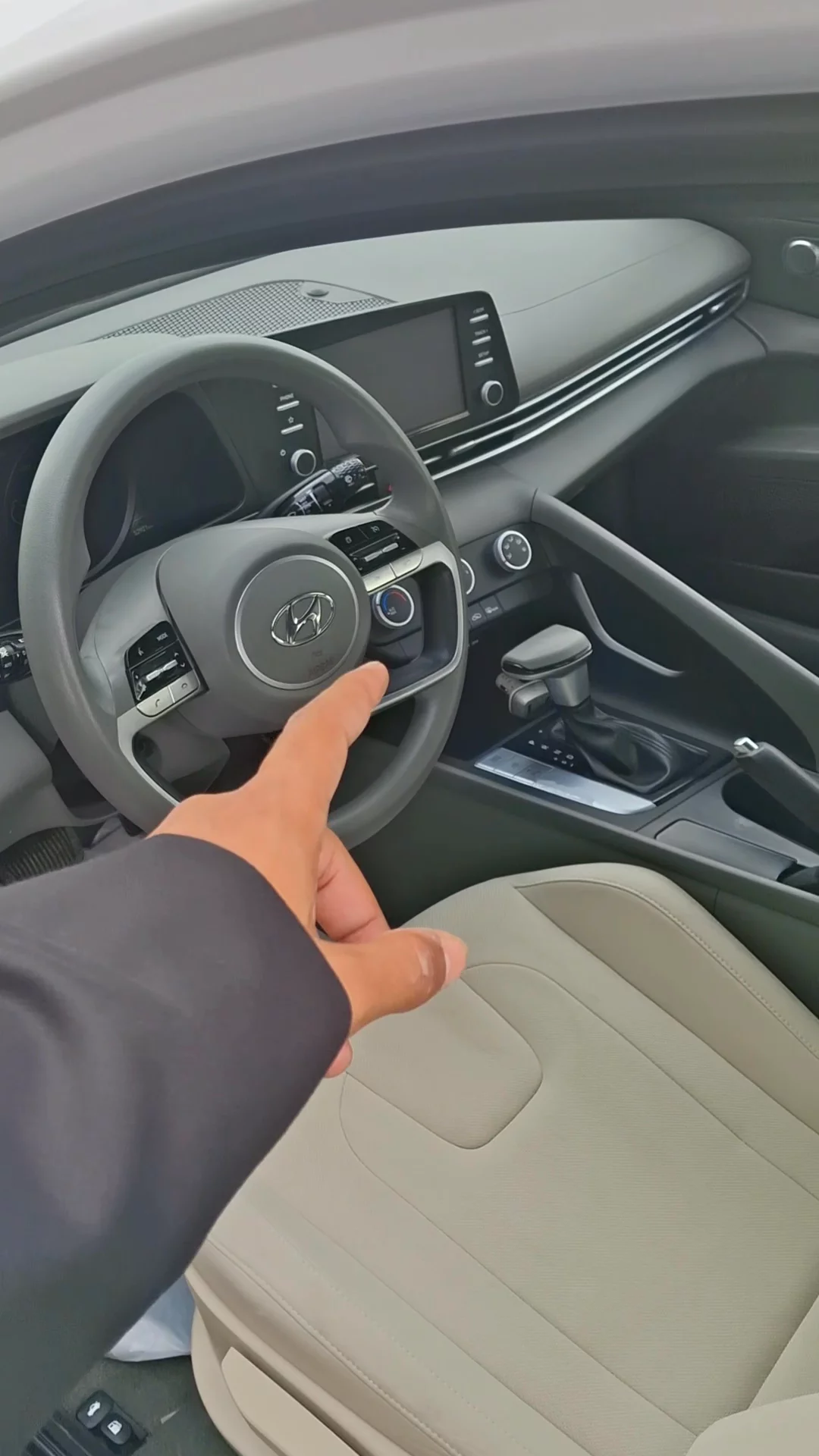 Car video thumbnail 1 of 8