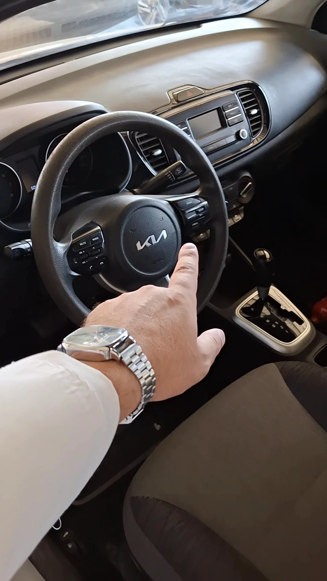 Car video thumbnail 1 of 10